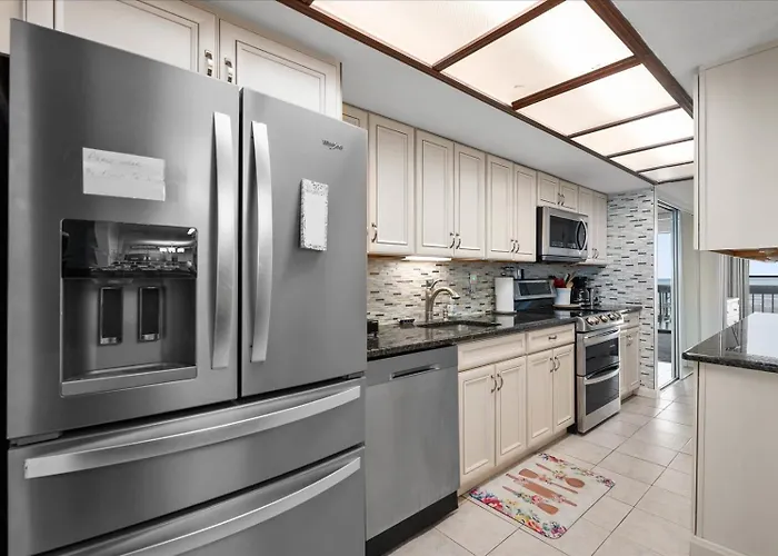 Century One-beautiful 2 Bed Oceanfront With Indoor Pool! * Ocean Stadt